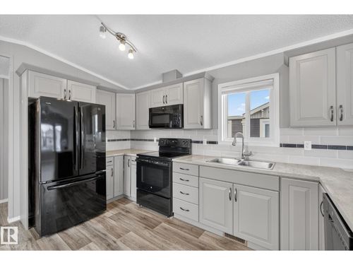 18 Aspen Ave, Morinville, AB, T8R2P7 | Card Image