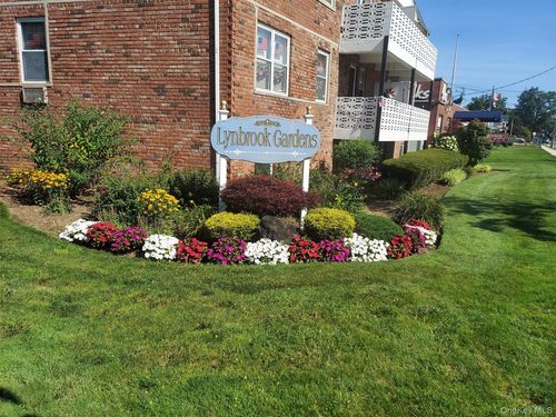 136-30 Daley Pl, Lynbrook, NY, 11563-2207 | Card Image