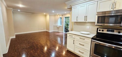 lower-888 Canyon Blvd, North Vancouver, BC, V7R2J6 | Card Image