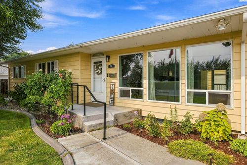 801 Birch Ave, Richland, WA, 99352-3603 | Card Image