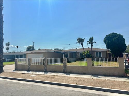 5622 Montgomery St, Riverside, CA, 92503-2553 | Card Image