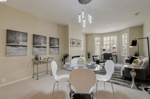 200 Caldecott Ln, Oakland, CA, 94618 | Card Image