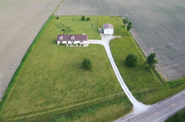 11942 State Highway 54, House other with 4 bedrooms, 4 bathrooms and null parking in Clinton IL | Image 40