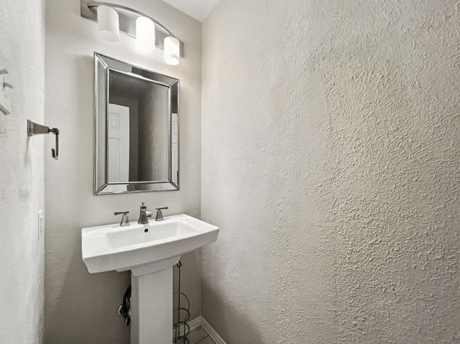 Guest Bathroom downstairs | Image 15