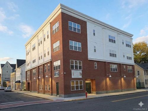 201-122 Greenwich Ave, Goshen, NY, 10924-2012 | Card Image