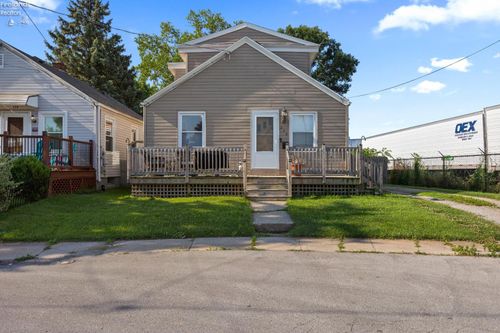 230 Gilcher Ct, Sandusky, OH, 44870-5425 | Card Image