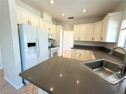 6368 Carmen Blvd, Las Vegas, NV, 89108-1754 | Card Image