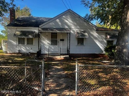 303 Ray St, Williamston, NC, 27892-2539 | Card Image