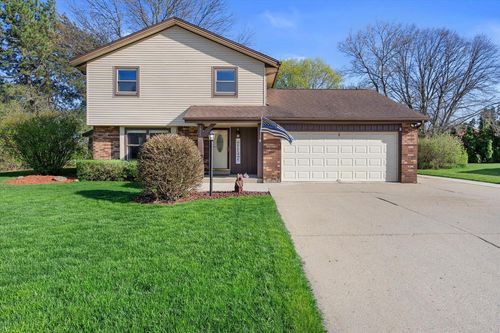 15255 W Glenora Court, New Berlin, WI, 53151 | Card Image