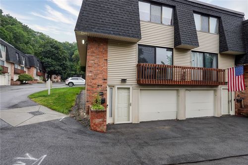 133 Penn Ln, Rochester, NY, 14625-2213 | Card Image