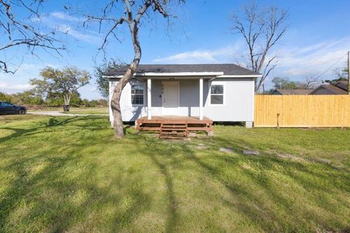 305 S Erwin St, Brazoria, TX, 77422-9069 | Card Image