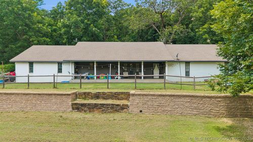 5200 S Robert Girten Rd, Chelsea, OK, 74016-4059 | Card Image