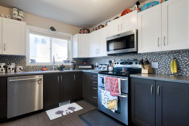 131 Macewan Meadow Way Nw, House other with 3 bedrooms, 3 bathrooms and 5 parking in Calgary AB | Image 7