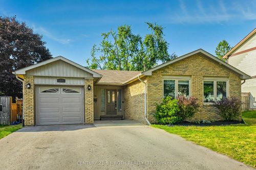 16 Gloria St, Barrie, ON, L4N4L9 | Card Image