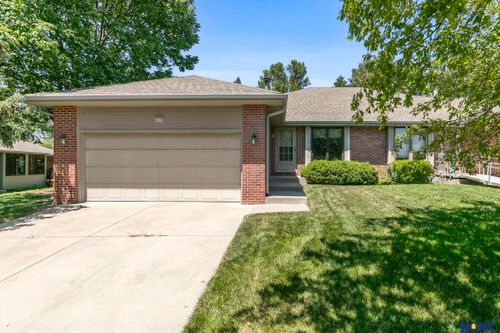 4900 Old Creek Rd, Lincoln, NE, 68516-5614 | Card Image