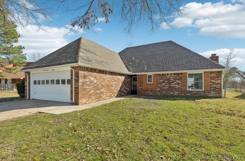 2602 S 27th St, Muskogee, OK, 74401-2916 | Card Image