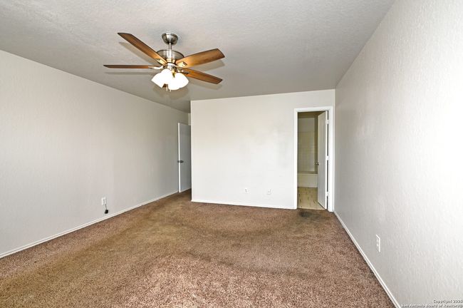 9042 Twinceek Farm, House other with 3 bedrooms, 3 bathrooms and null parking in Converse TX | Image 28