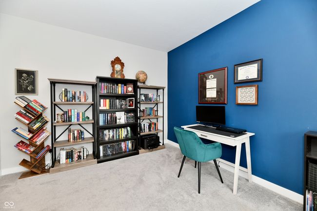 Den/Library | Image 11