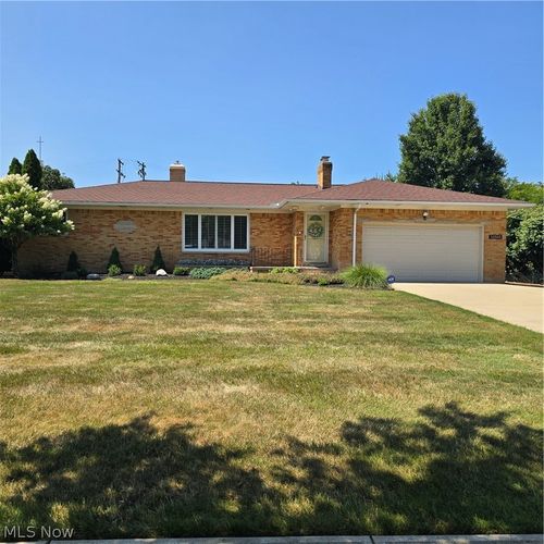14565 Uhlin Dr, Middleburg Heights, OH, 44130-5612 | Card Image