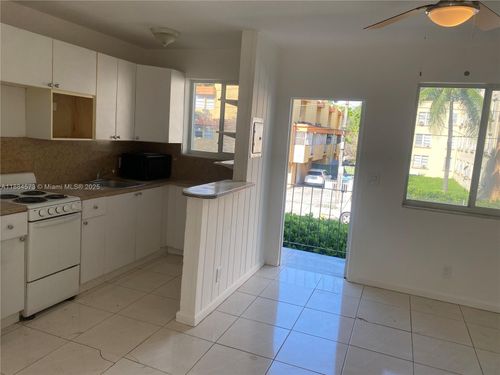 apt-9-479 Sw 3rd St, MIAMI, FL, 33130-1429 | Card Image