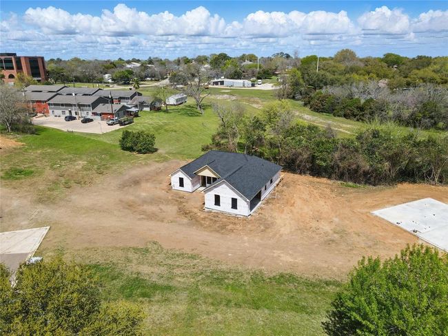 2318 Progress Dr, House other with 3 bedrooms, 2 bathrooms and 2 parking in Brenham TX | Image 4