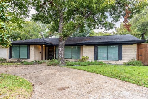 7111 Wild Valley Dr, Dallas, TX, 75231-8151 | Card Image