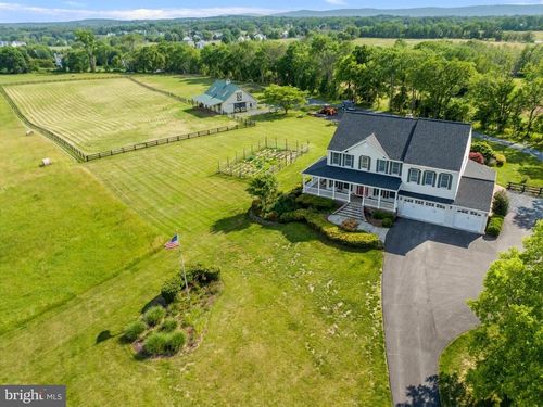 41187 Yakey Ln, Lovettsville, VA, 20180-2401 | Card Image