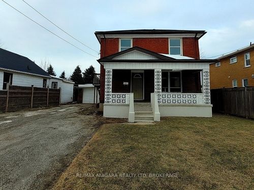 {{alt}} | Card Image