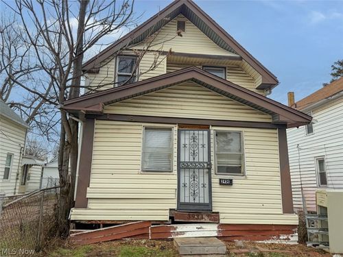 3934 Arnold Ct, Cleveland, OH, 44109-2270 | Card Image