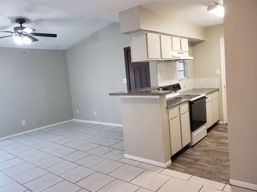 apt-404-9550 Deering Dr, Houston, TX, 77036-7929 | Card Image