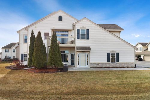 101-957 Hastings Court, Mount Pleasant, WI, 53406 | Card Image