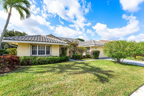 6122 Golf Villas Dr, Boynton Beach, FL, 33437-4118 | Card Image