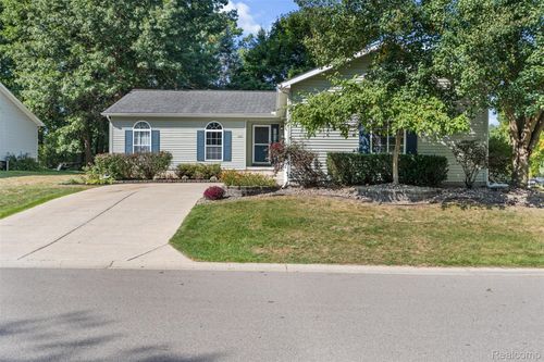 1821 Hickory Hills Blvd, Howell, MI, 48855-6427 | Card Image