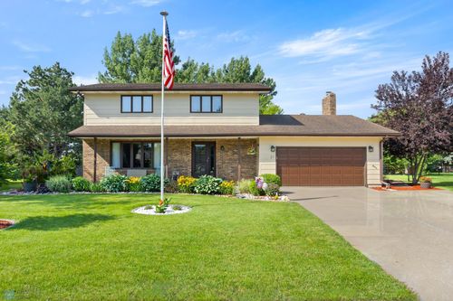 21 35th Avenue Ne, Fargo, ND, 58102 | Card Image