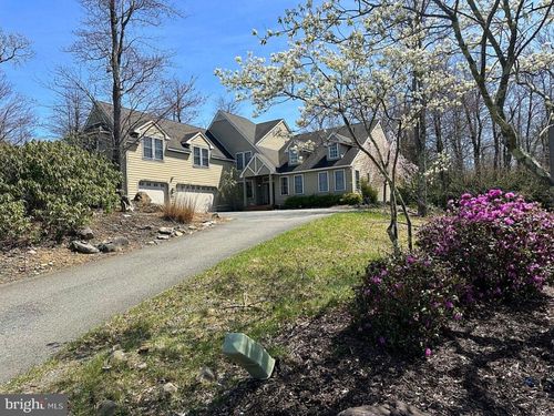554 Pinecrest Dr, Pocono Pines, PA, 18350 | Card Image