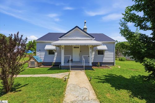 301 Pecan Dr, Calhoun Falls, SC, 29628-1226 | Card Image