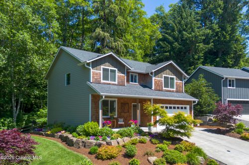 1975 Forest Dr, Seaside, OR, 97138-4624 | Card Image