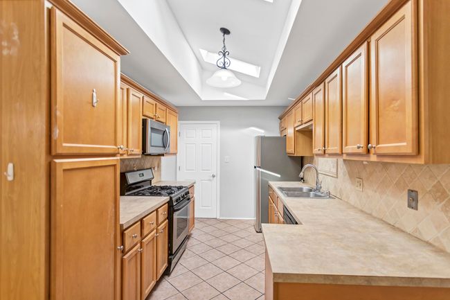 601 Sycamore Dr, House other with 3 bedrooms, 2 bathrooms and 2 parking in Elk Grove Village IL | Image 11