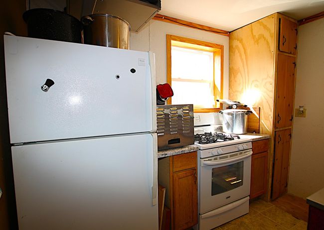 BUNK HOUSE KITCHENETTE | Image 32