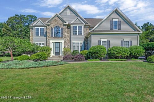 1012 Woodberry Dr, Mountain Top, PA, 18707-9279 | Card Image