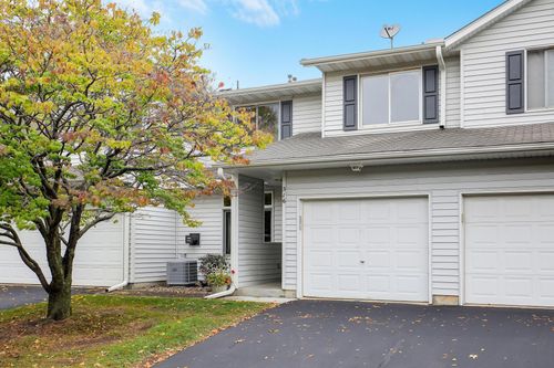 516 Roundhouse St, Shakopee, MN, 55379-1871 | Card Image