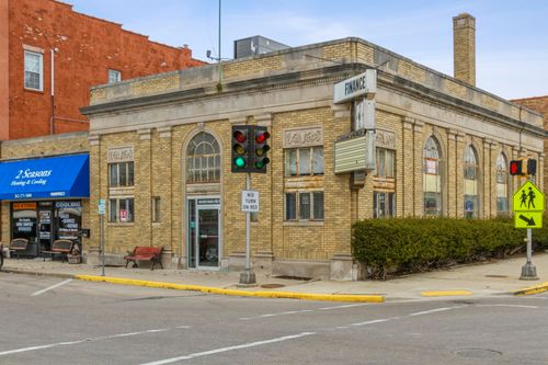 100 N Main St, WALWORTH, WI, 53184-9780 | Card Image