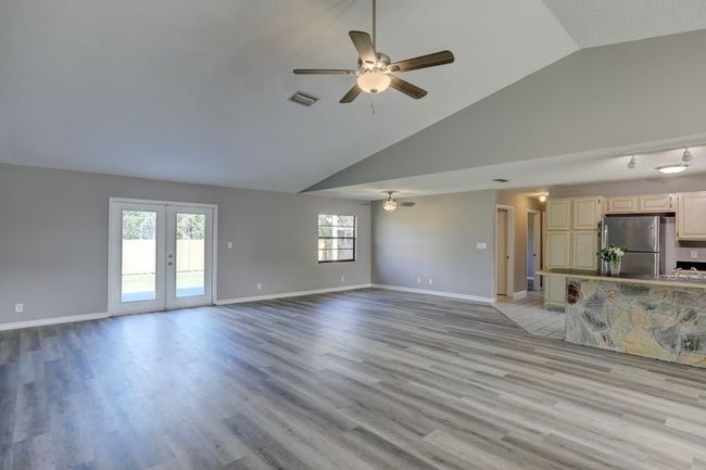 123 Friar Ct, House other with 3 bedrooms, 2 bathrooms and null parking in SEBASTIAN FL | Image 12