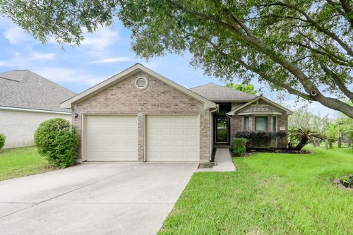 319 Cape Conroe Dr, Montgomery, TX, 77356-5718 | Card Image