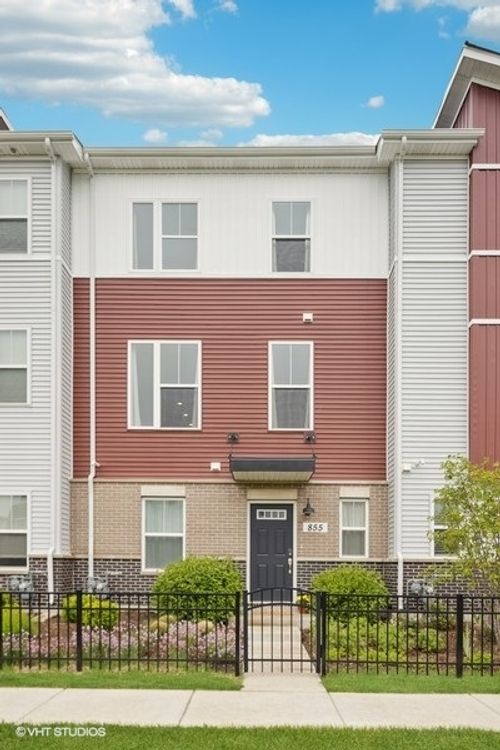 855 Finley Dr, Aurora, IL, 60504-8160 | Card Image