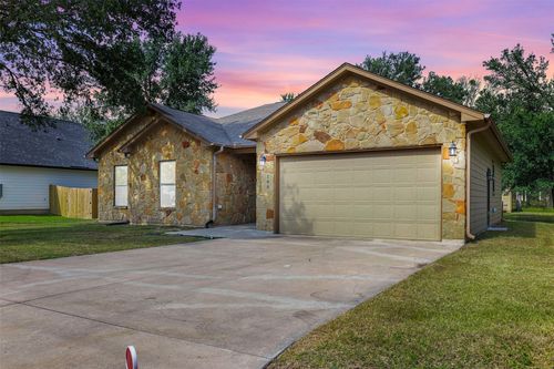 108 Pohakuloa Dr, Bastrop, TX, 78602-6026 | Card Image