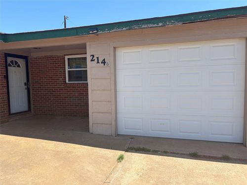 214 Iroquois Trl, Foss, OK, 73647-9040 | Card Image