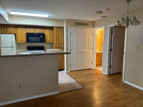 h105-2311 Balsam Dr, Arlington, TX, 76006-5939 | Card Image