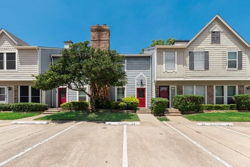 28 Abbey Rd, Euless, TX, 76039-4208 | Card Image