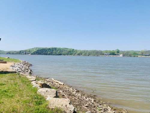 1189 River Front Dr, Clifton, TN, 38425 | Card Image